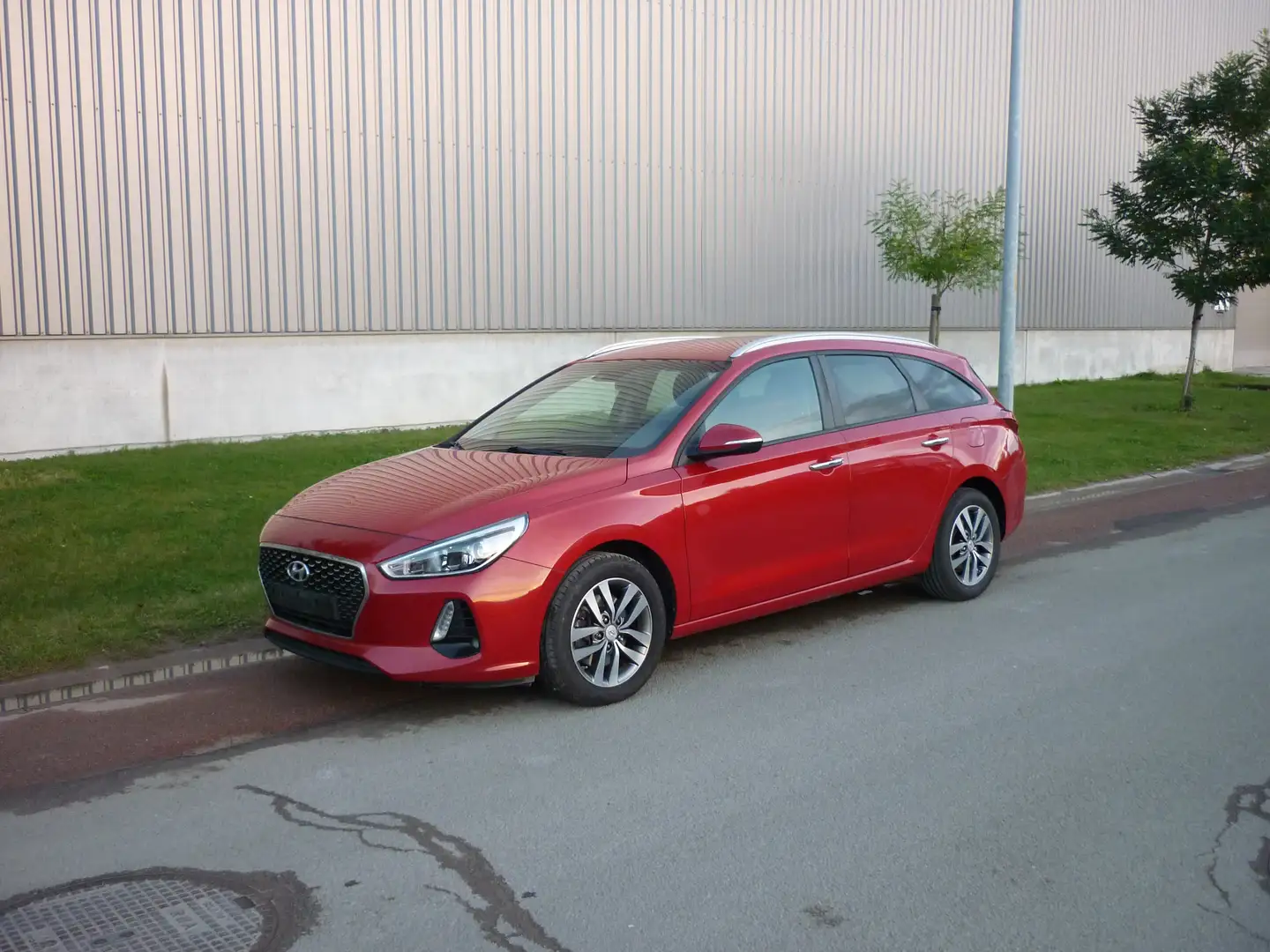Hyundai i30 1.6 CRDi, Nieuw model, Camera, Navi, !!! Garantie Rouge - 1