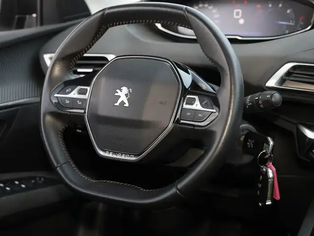 Peugeot 5008 view 9