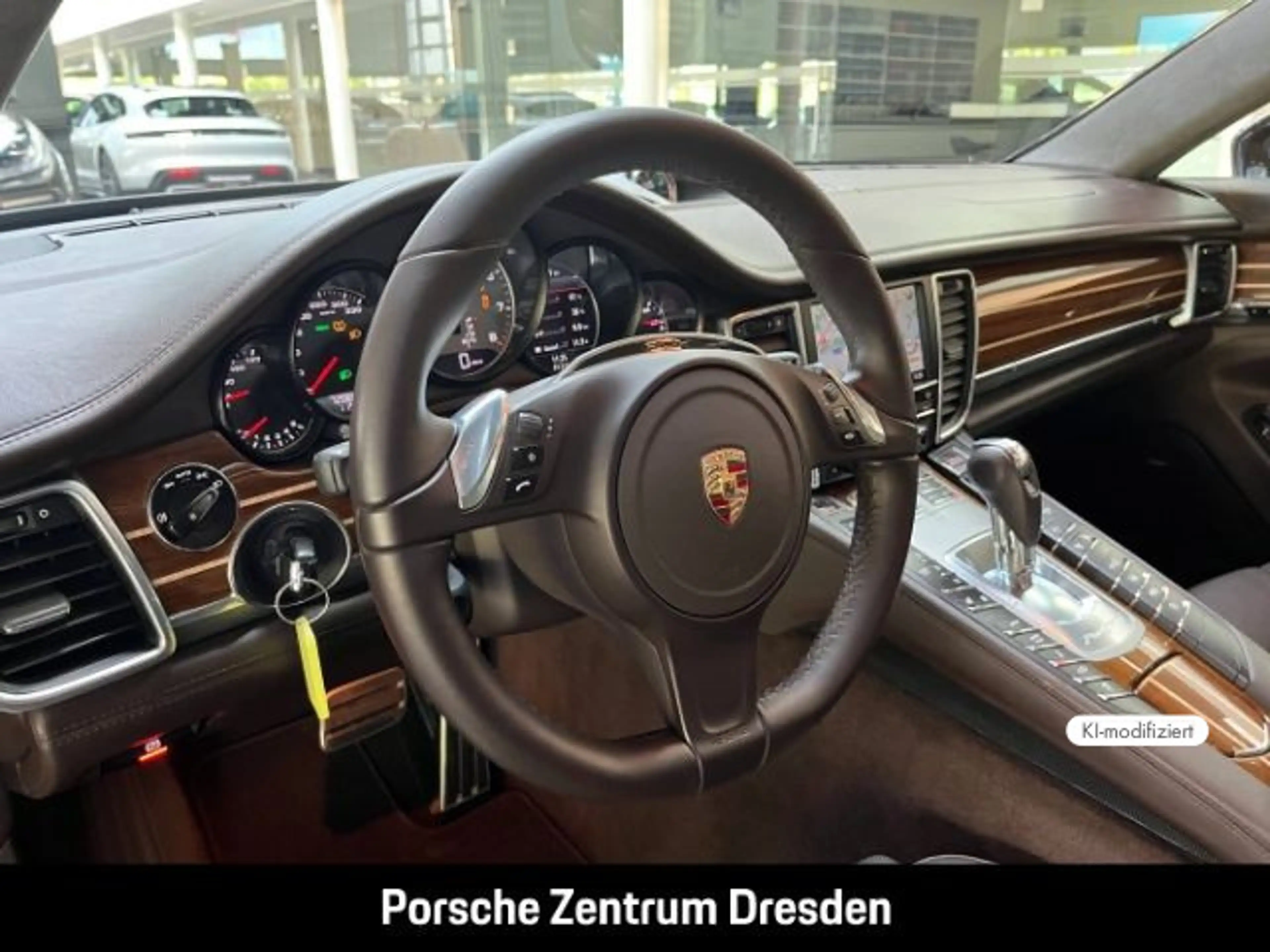 Porsche Panamera GTS — photo 14
