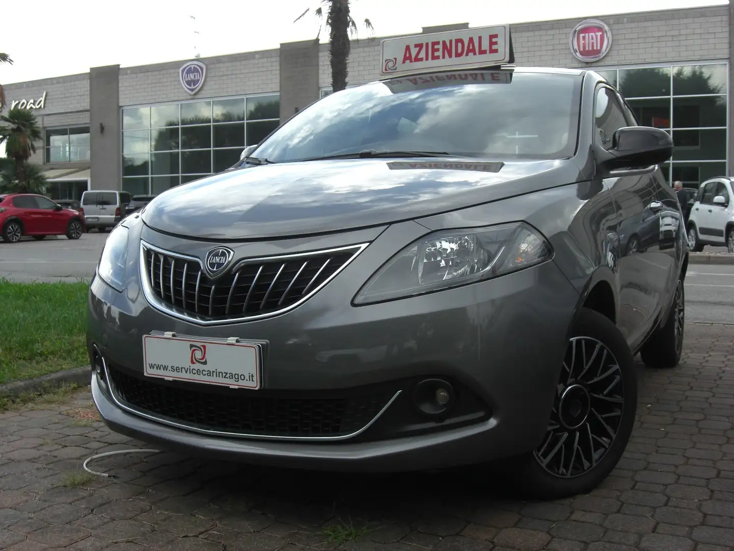 Lancia Ypsilon Ypsilon 1.0 FireFly 5 porte S&S Hybrid Platino Gris - 2