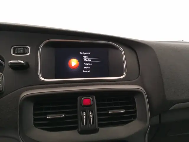Volvo V40 view 19