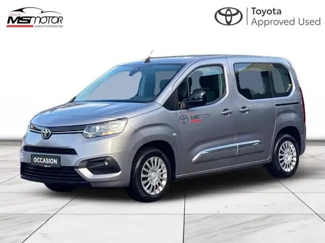 Toyota Verso Passenger SWB 1.2L Petrol M/T Shuttle