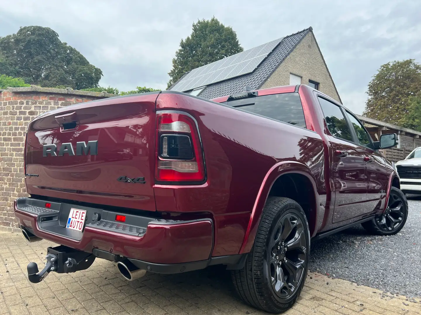 Dodge RAM Model 2023 Limited Night € 78.900 ,-excl btw Rouge - 2