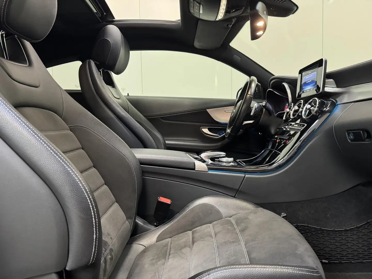 Mercedes-Benz C 220 D Coupé Autom. - AMG Line - Pano - Topstaat! 1... Grey - 2