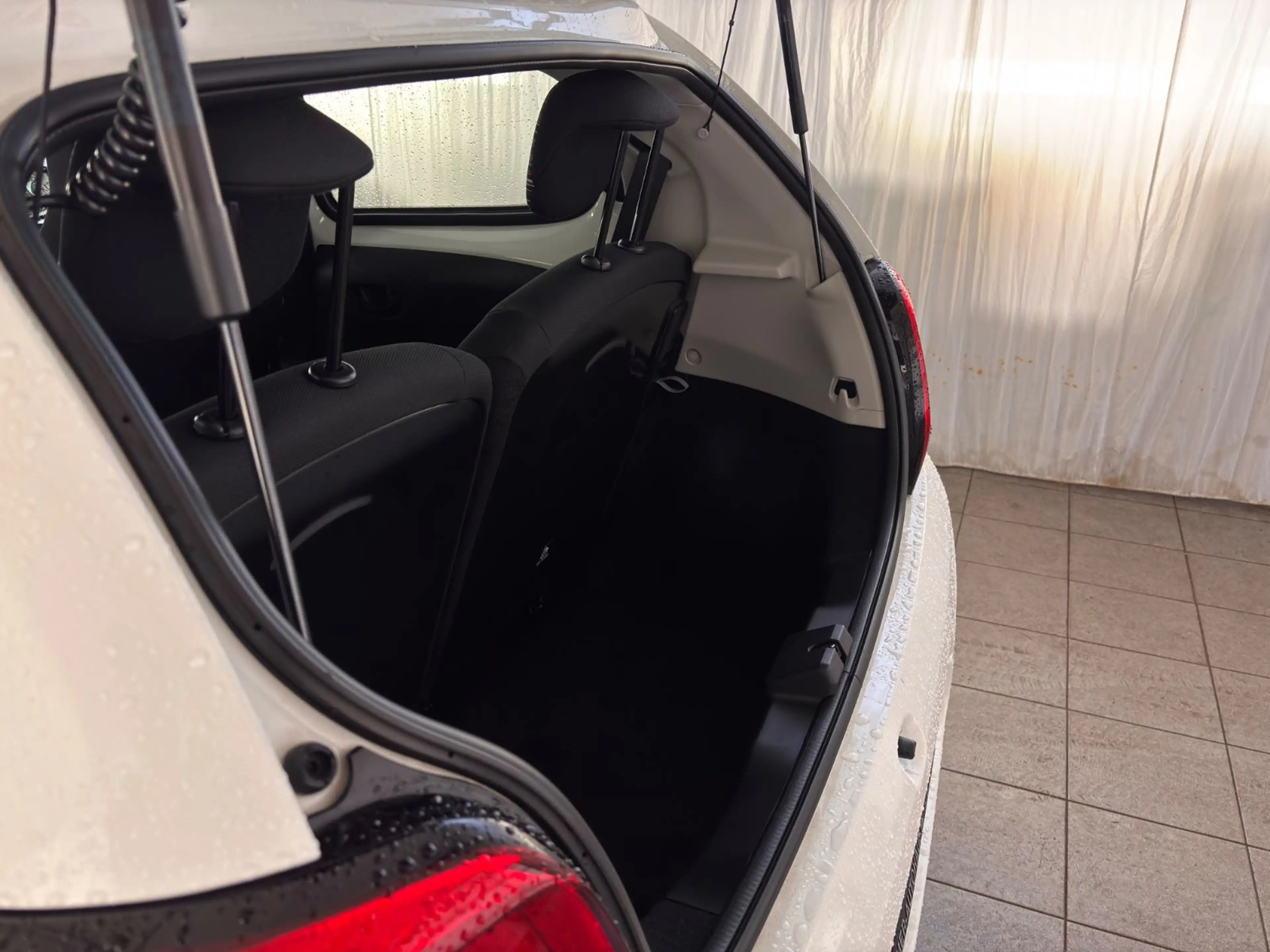 Citroen C1 Feel Bluetooth Kamera — photo 9