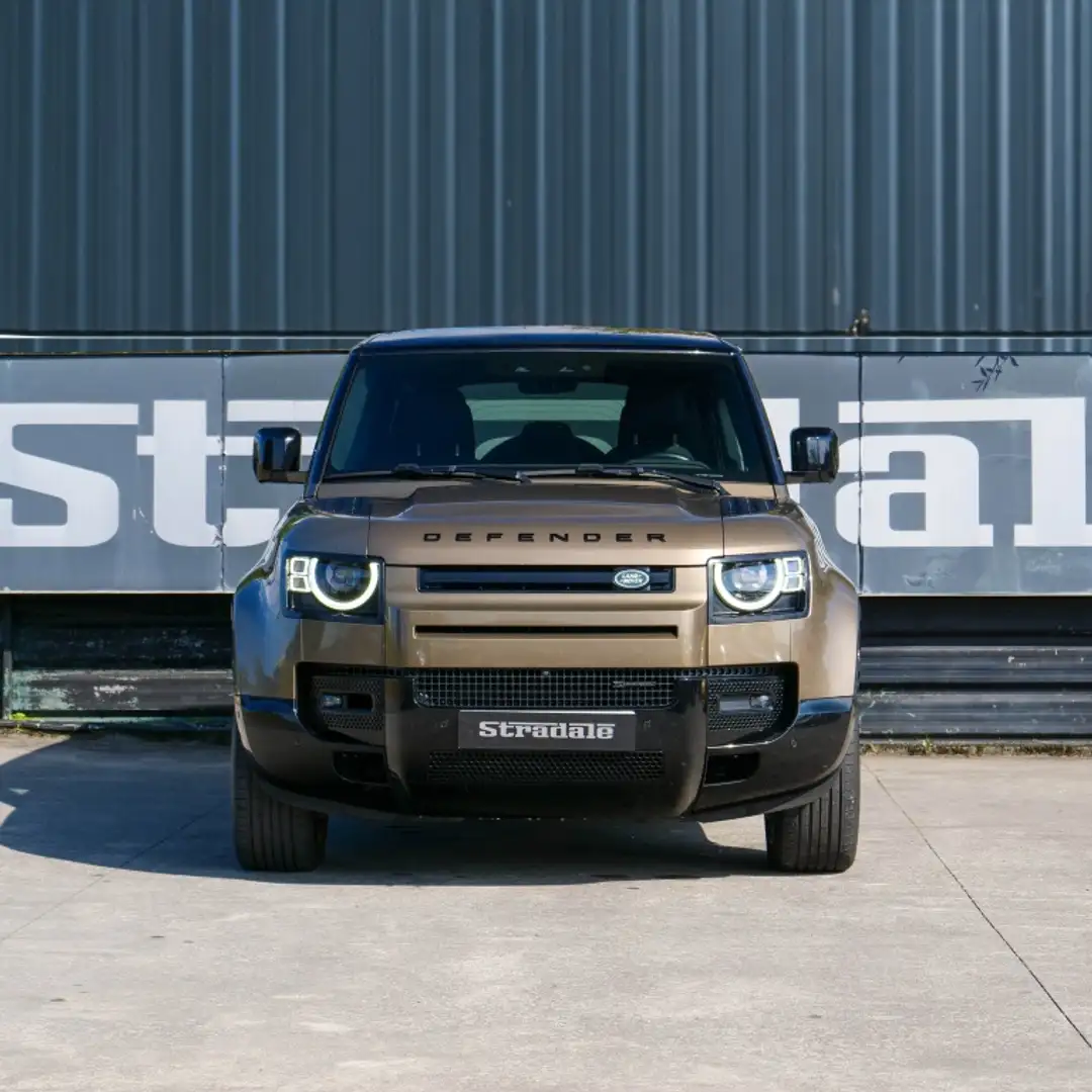 Land Rover Defender 110 2.0 Si4 PHEV X-Dynamic HSE AWD Aut. 404 Marrón - 2