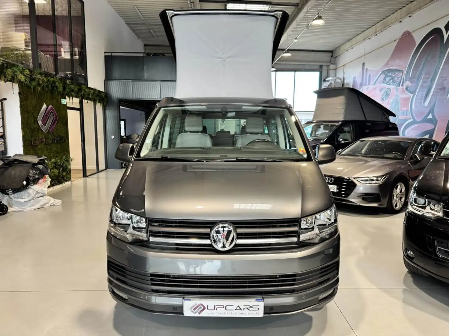 Volkswagen T6 2.0 TDI 150 BEACH Gris - 2