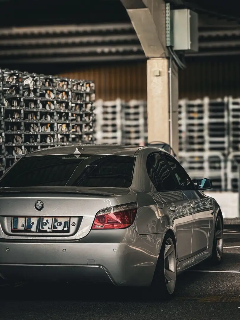 BMW 525 525d - 1