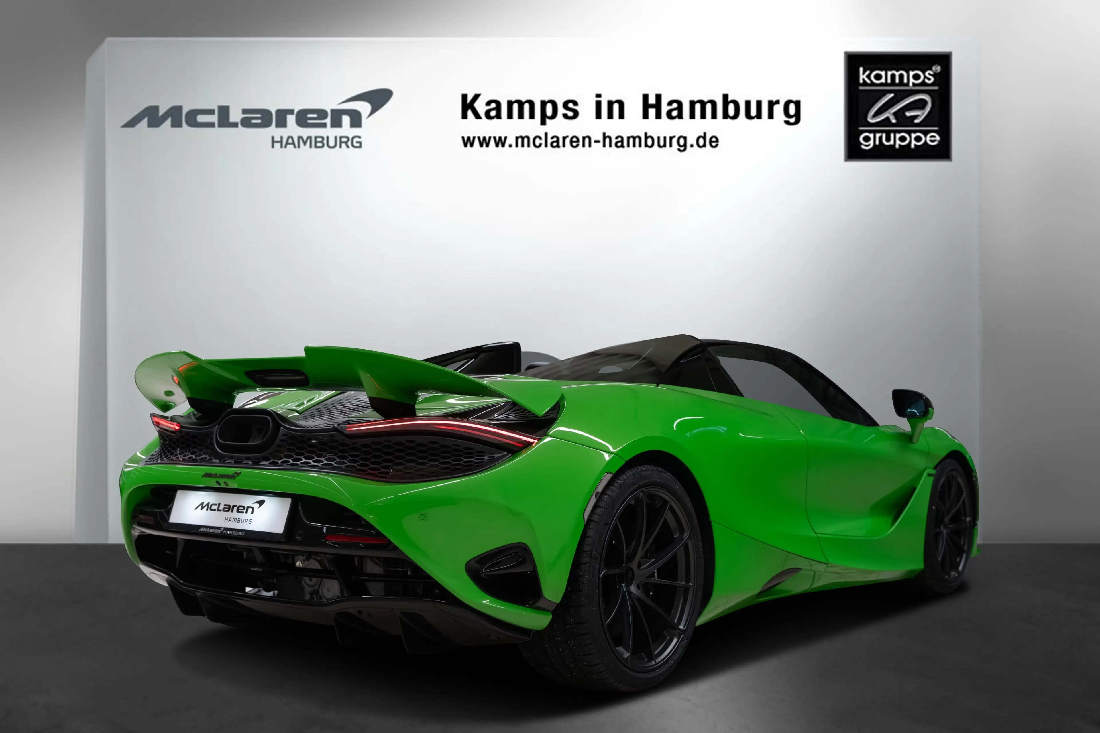 McLaren 750S Spider CF Exterior I Mantis Green I B&W — photo 5