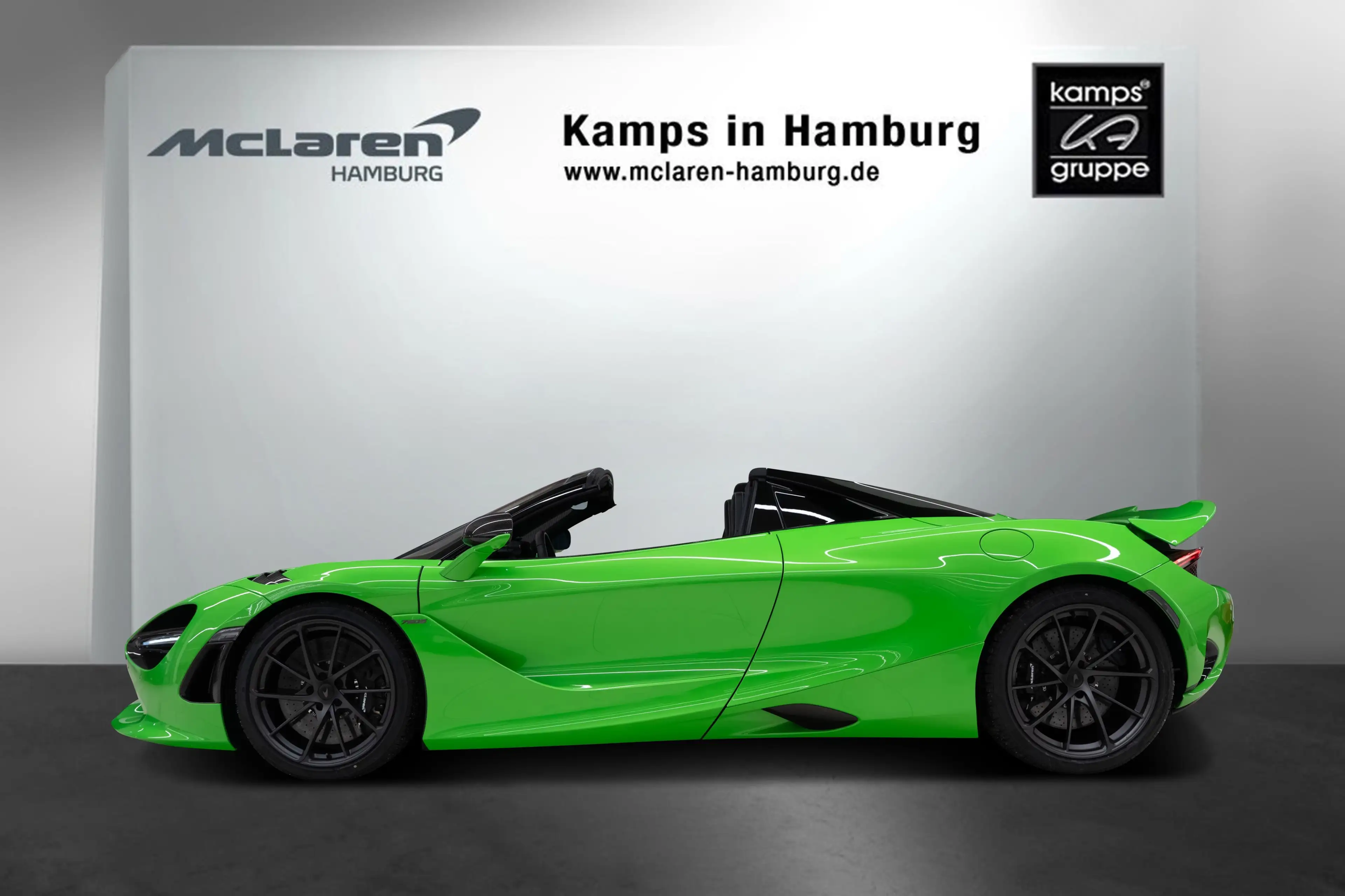 McLaren 750S Spider CF Exterior I Mantis Green I B&W — photo 2