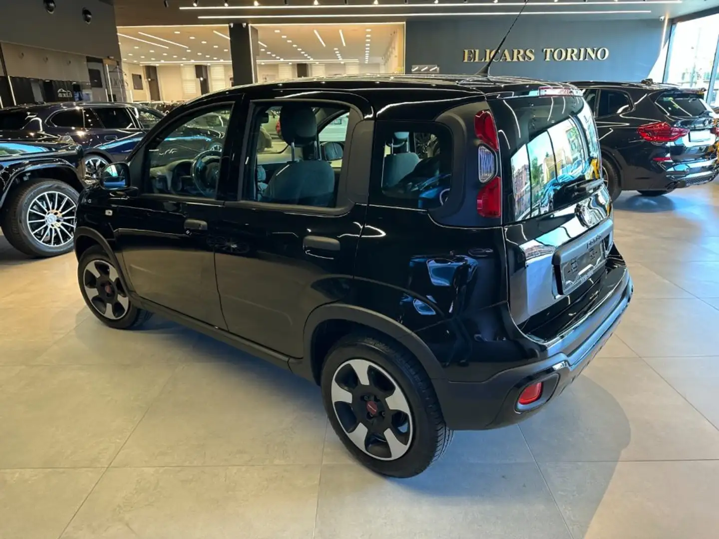 Fiat Panda 1.0 FireFly S&S Hybrid City Cross Nero - 2