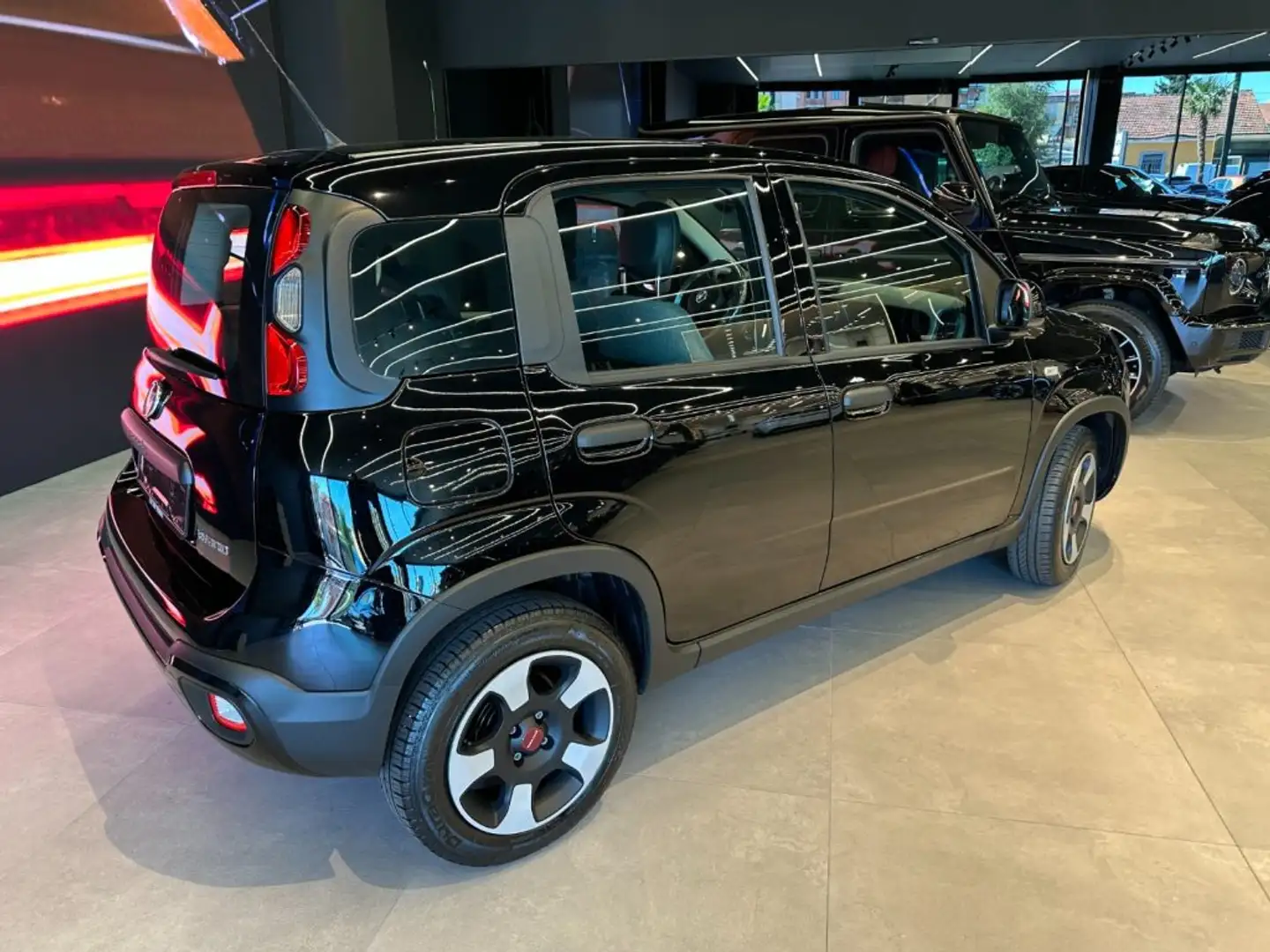Fiat Panda 1.0 FireFly S&S Hybrid City Cross Nero - 1
