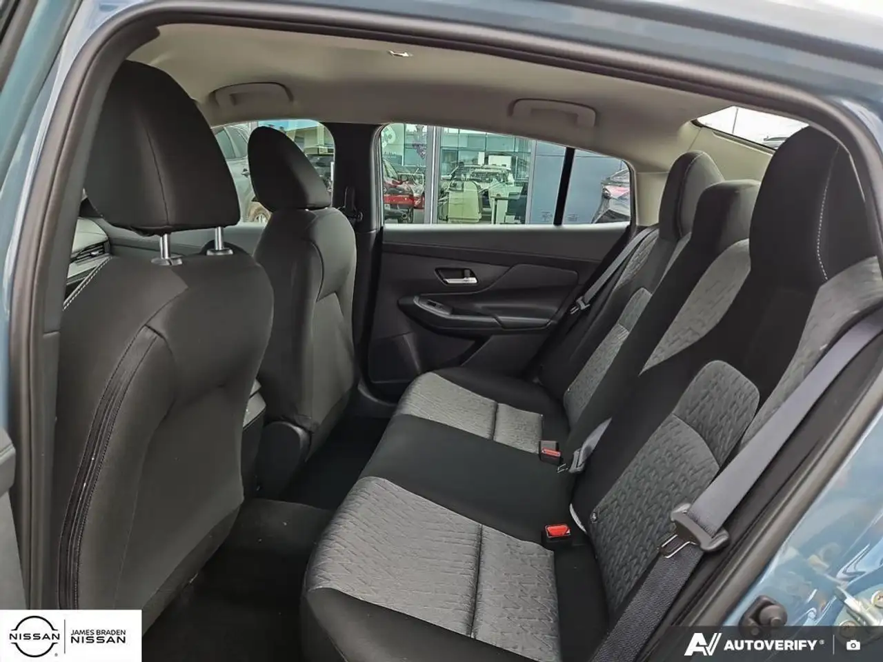 Nissan Sentra снимка Nissan Sentra