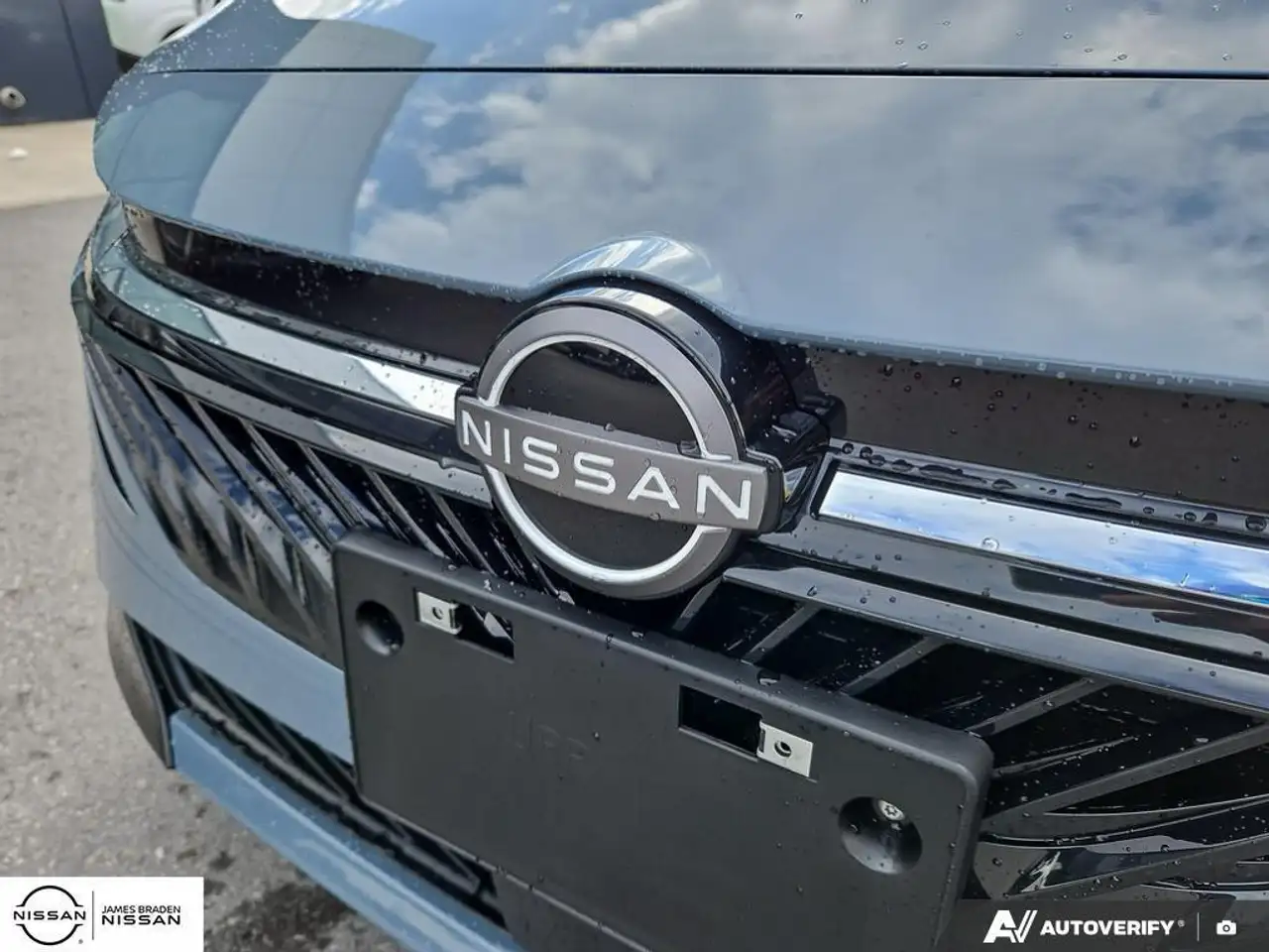 Nissan Sentra снимка Nissan Sentra