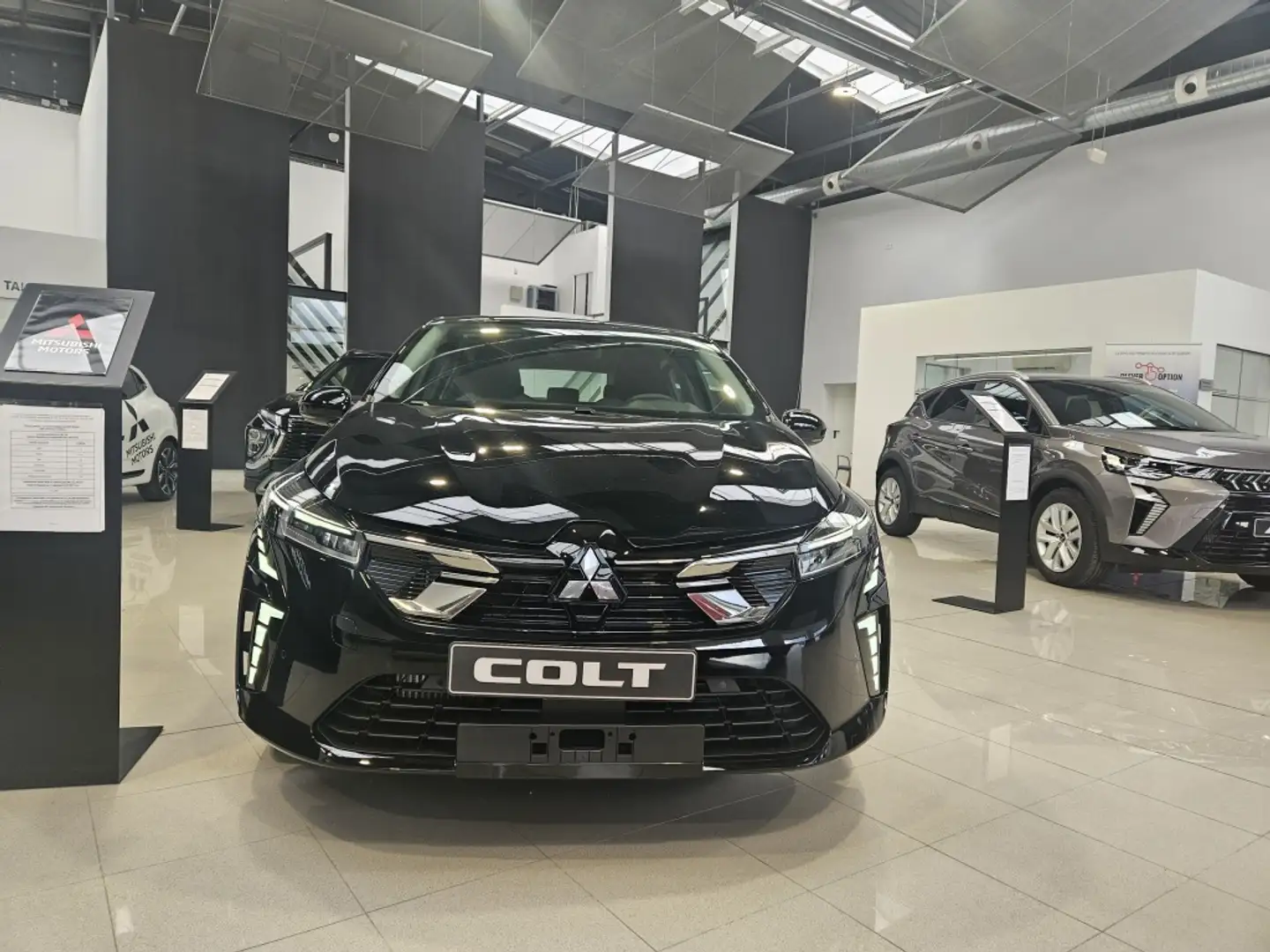 Mitsubishi Colt 100T Motion Noir - 1