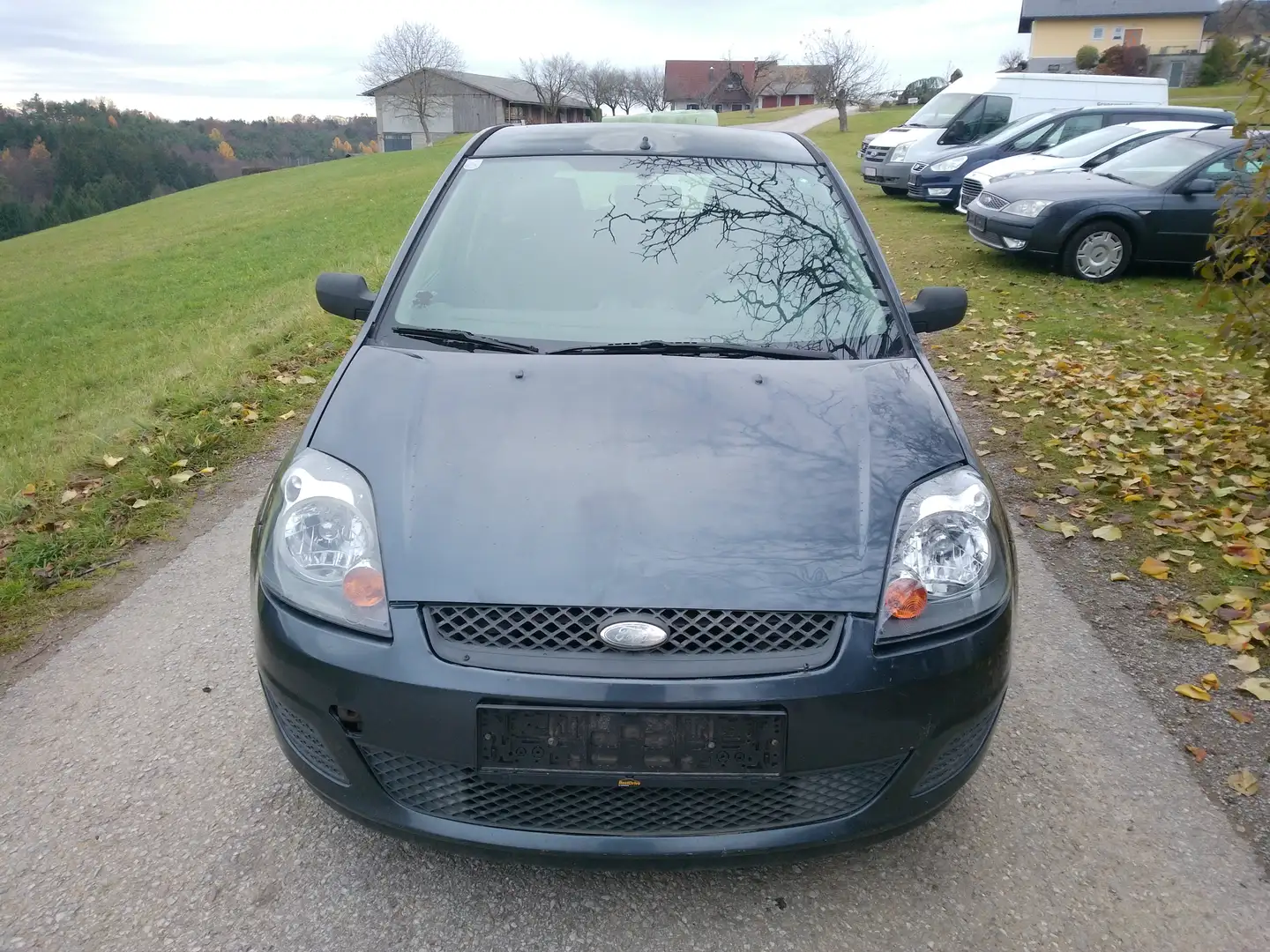 Ford Fiesta Fiesta Ambiente+ 1,3 8V Ambiente+ Grau - 1