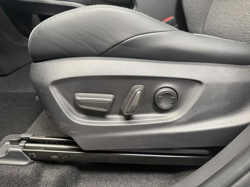 Toyota bZ4X Active Drive — photo 7