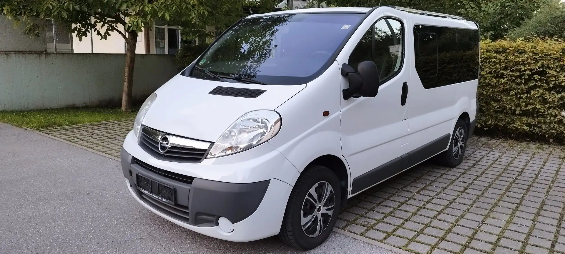 Opel Vivaro Kombi 9 Sitzer TÜV AHK Klima 2,7t Biały - 1