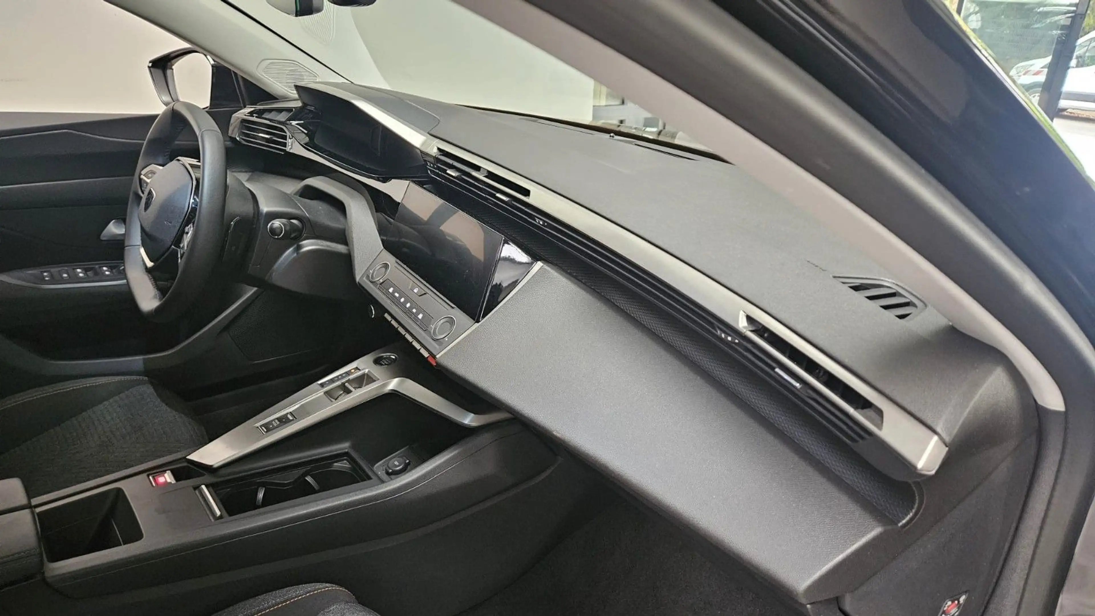 Peugeot 308 SW Hybrid 136 Style LED ACC Navi — photo 12