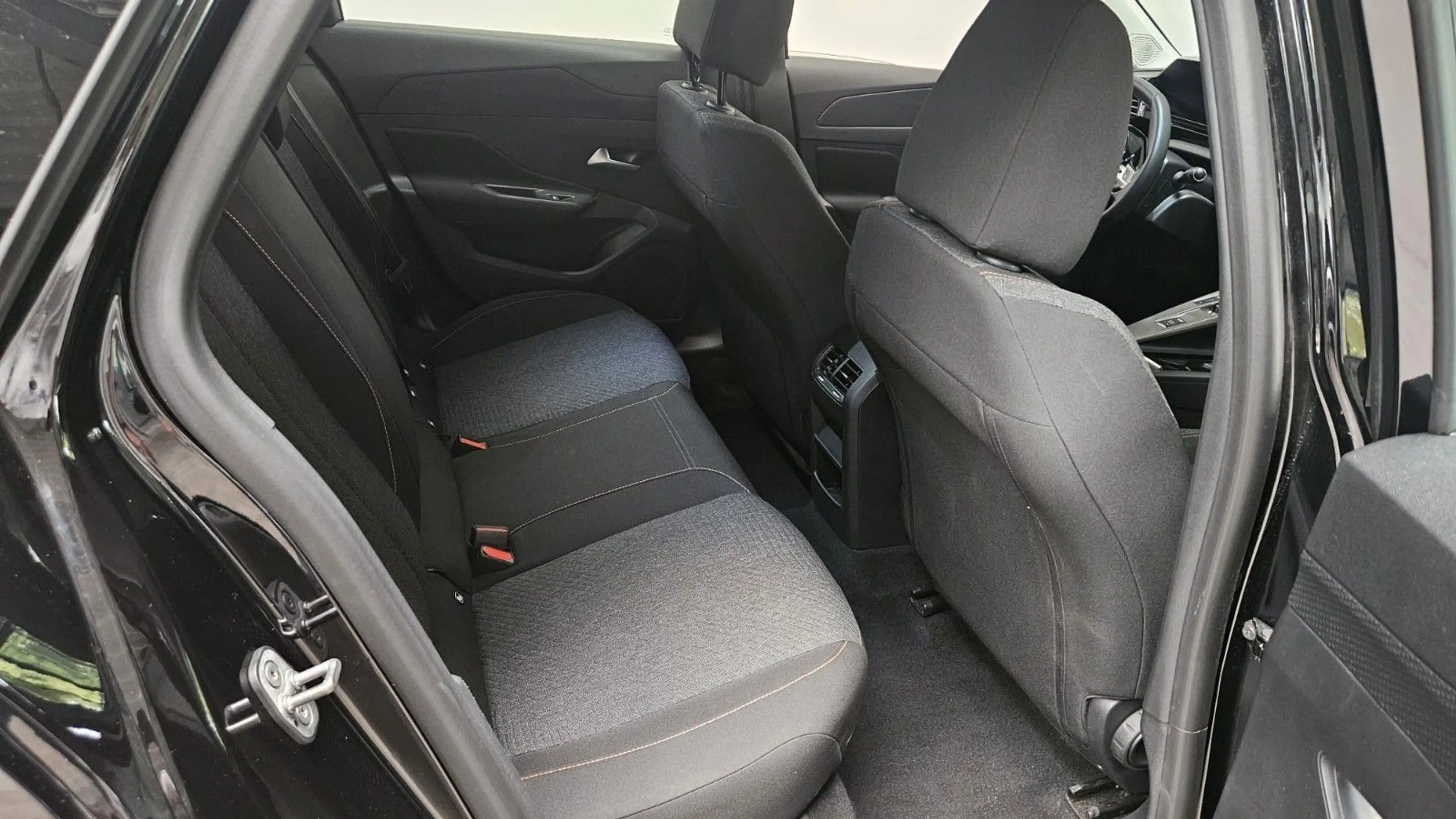 Peugeot 308 SW Hybrid 136 Style LED ACC Navi — photo 14