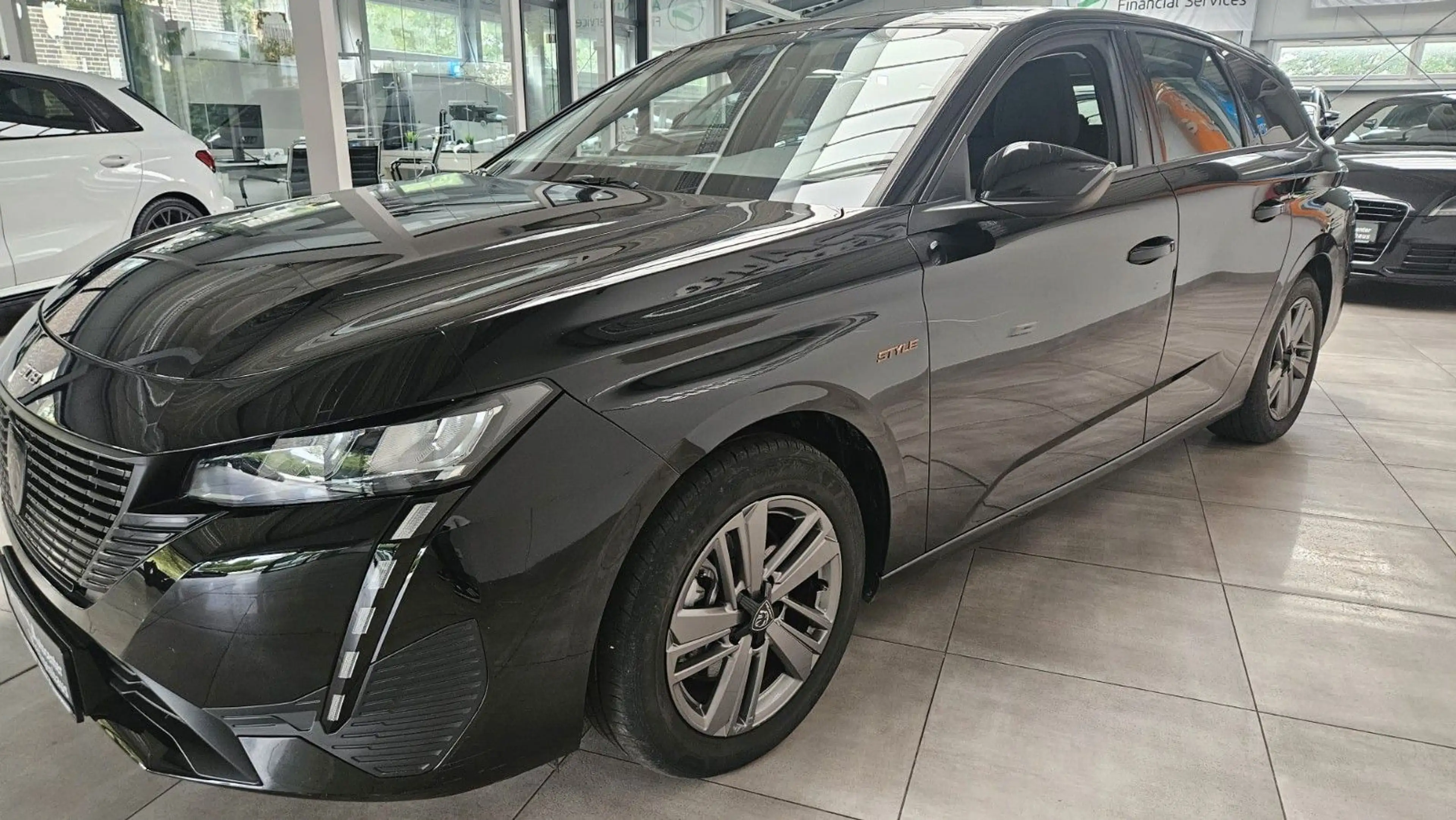 Peugeot 308 SW Hybrid 136 Style LED ACC Navi — photo 8