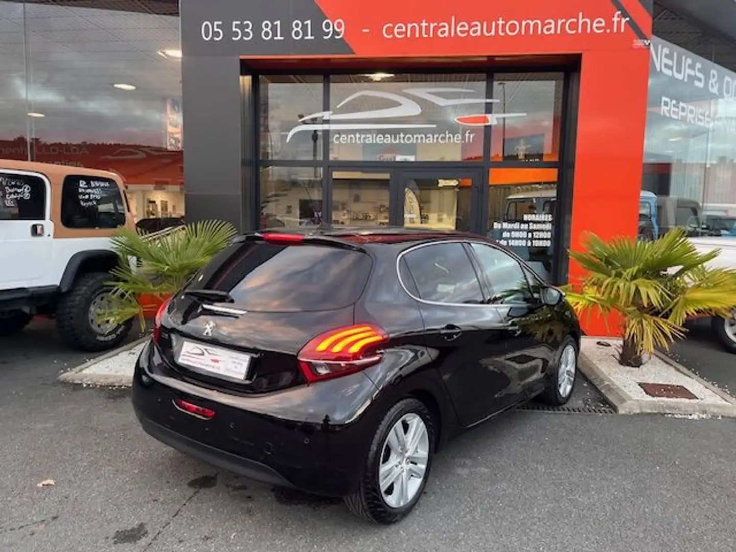 Peugeot 208 BlueHDi 100ch SetS BVM5 Allure Business Noir - 2