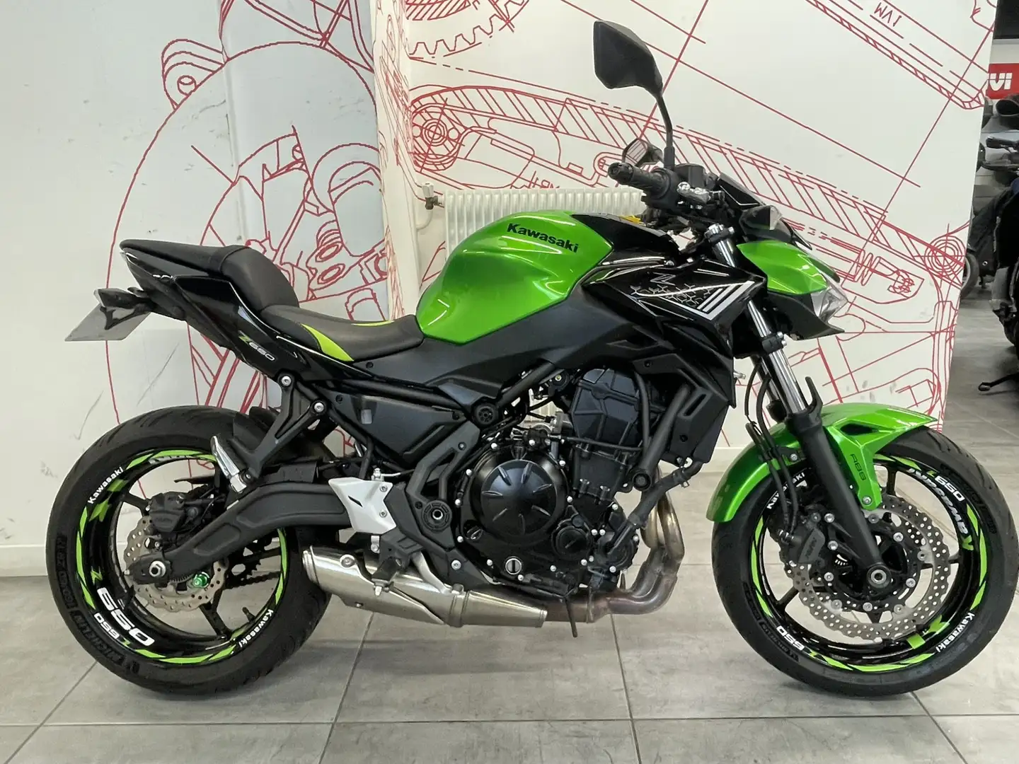 Kawasaki Z 650 Vert - 1