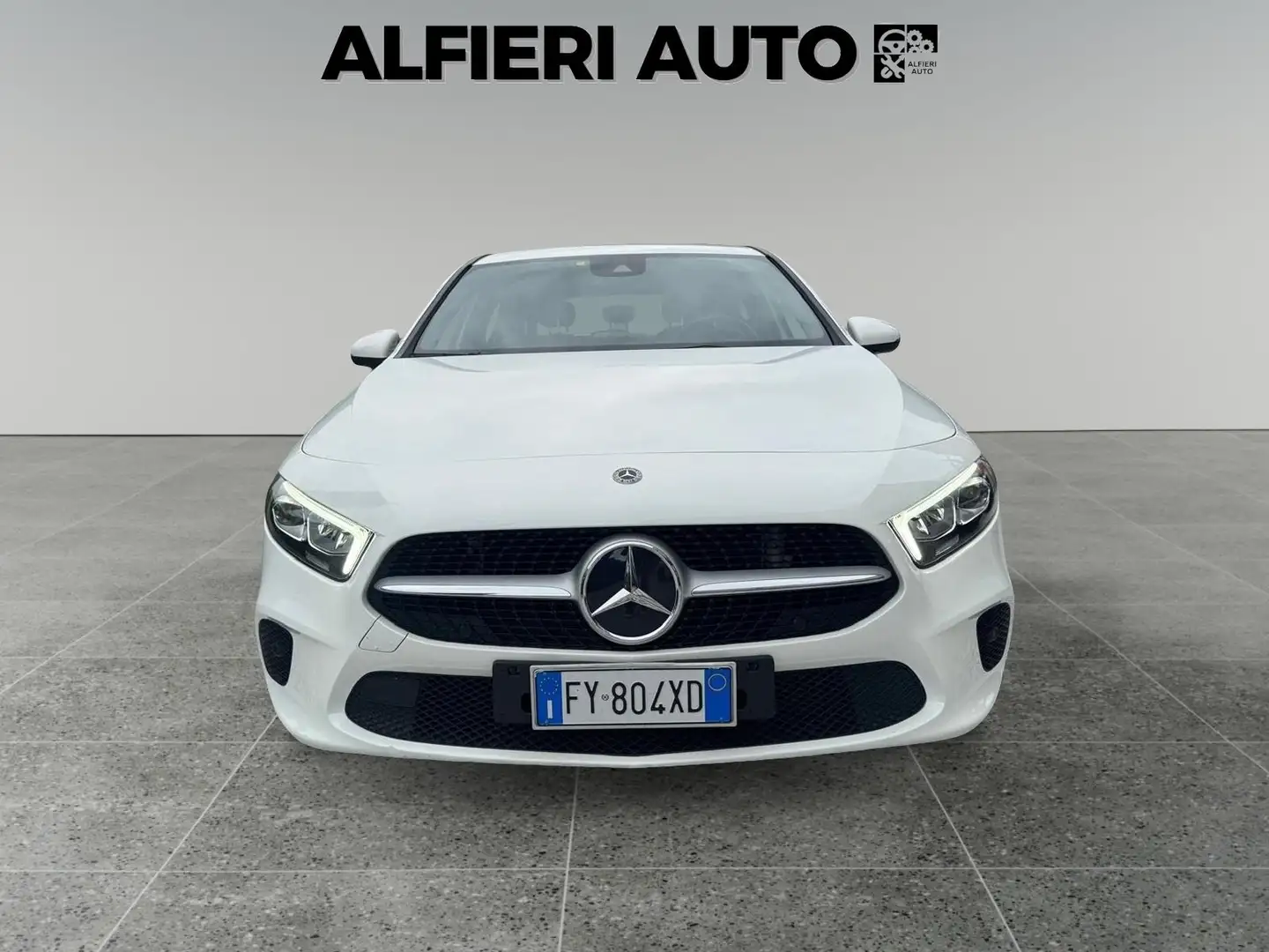 Mercedes-Benz A 180 A 180 Automatic 1.3 Benzina 136cv Sport Blanc - 2