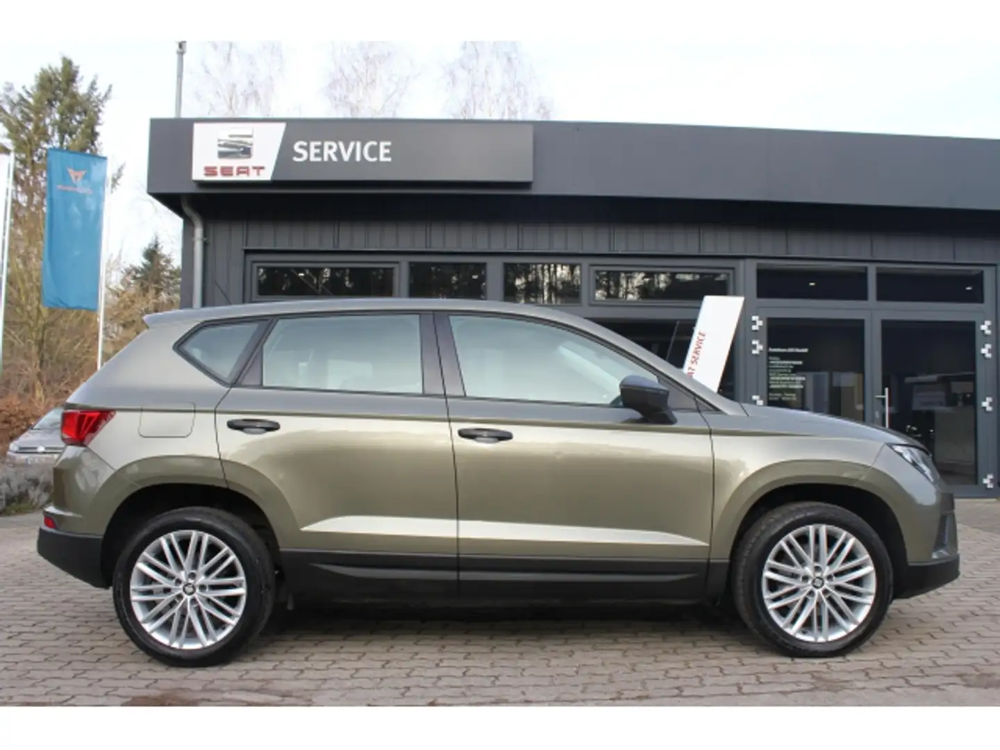 SEAT Ateca Ateca 1.0 TSI Eco Reference SHZ. PDC. Alu. Radio Grün - 1