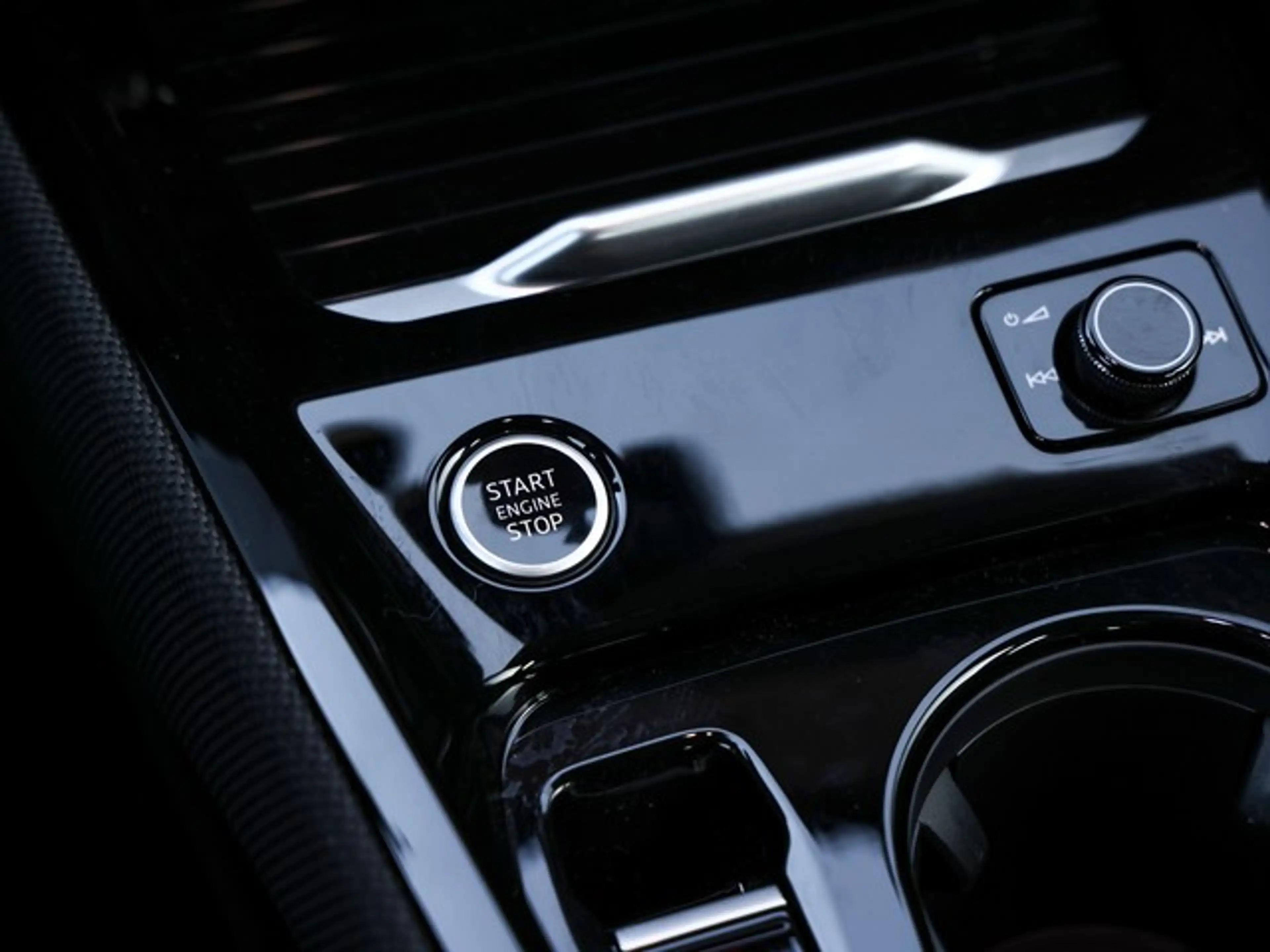 Audi Q3 e-hybrid AHK TECH PLUS LED PLUS — photo 11