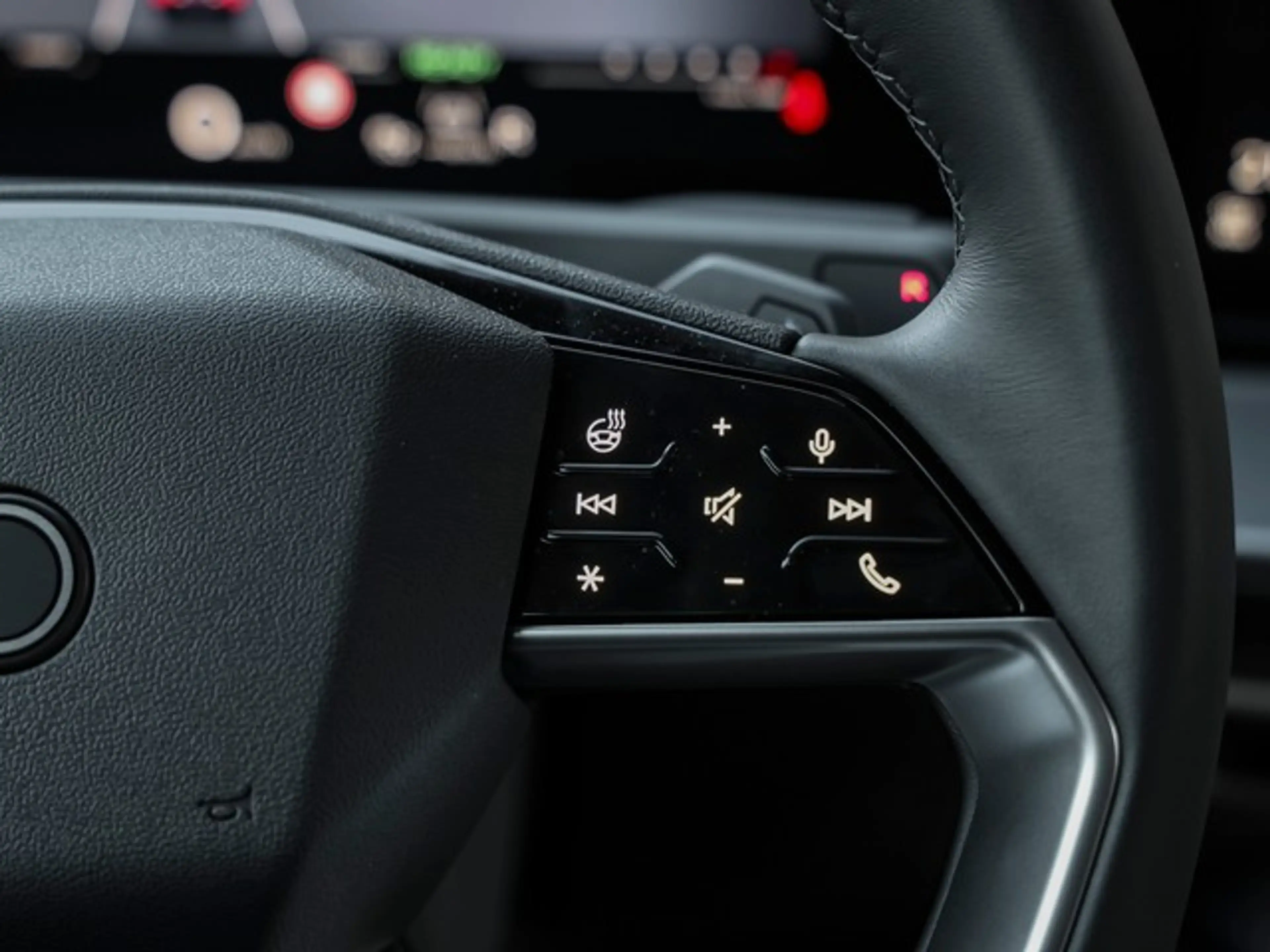 Audi Q3 e-hybrid AHK TECH PLUS LED PLUS — photo 15