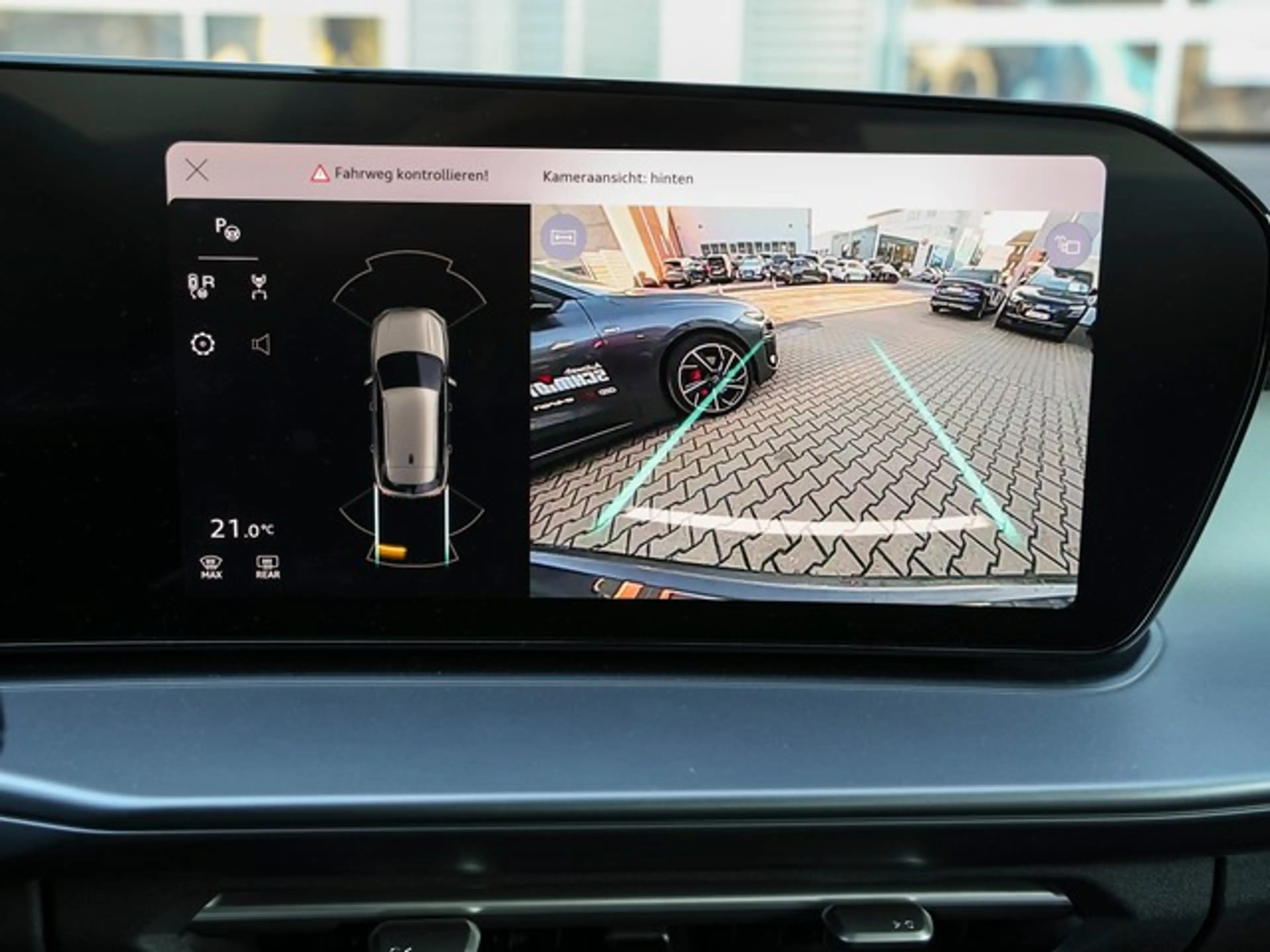 Audi Q3 e-hybrid AHK TECH PLUS LED PLUS — photo 14