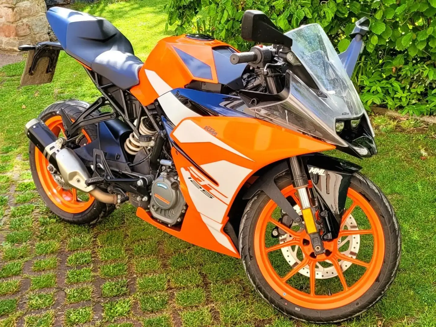 KTM RC 125 Orange - 1