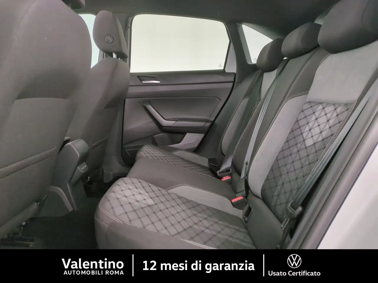 Volkswagen Taigo 1.0 TSI DSG R-Line 10