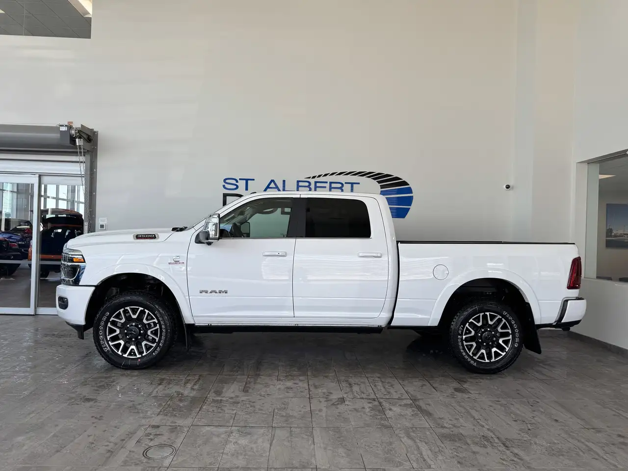 RAM 3500 снимка RAM 3500