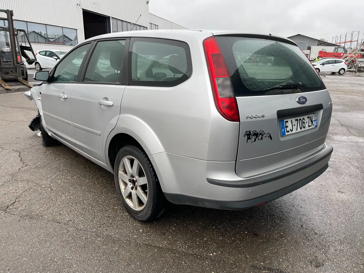 Ford Focus SW 2.0 TDCi 136 Gris - 2
