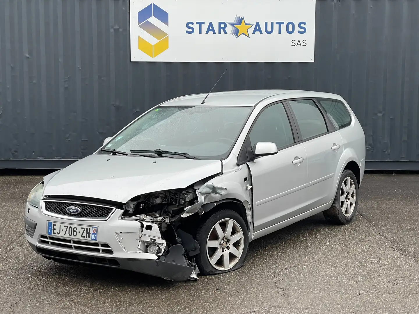 Ford Focus SW 2.0 TDCi 136 Gris - 1