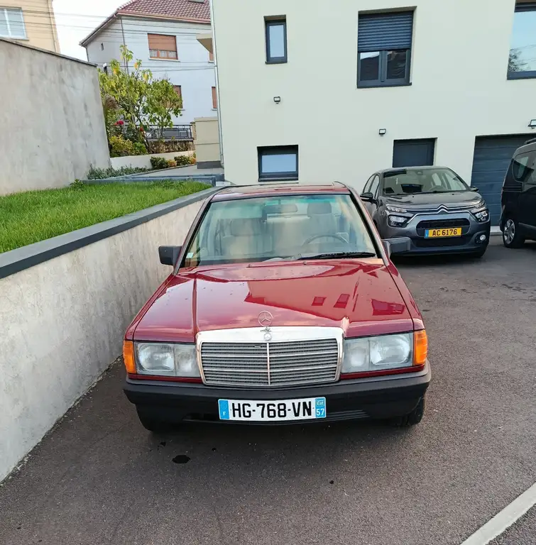 Mercedes-Benz 190 1986 из Европы — купить под ключ