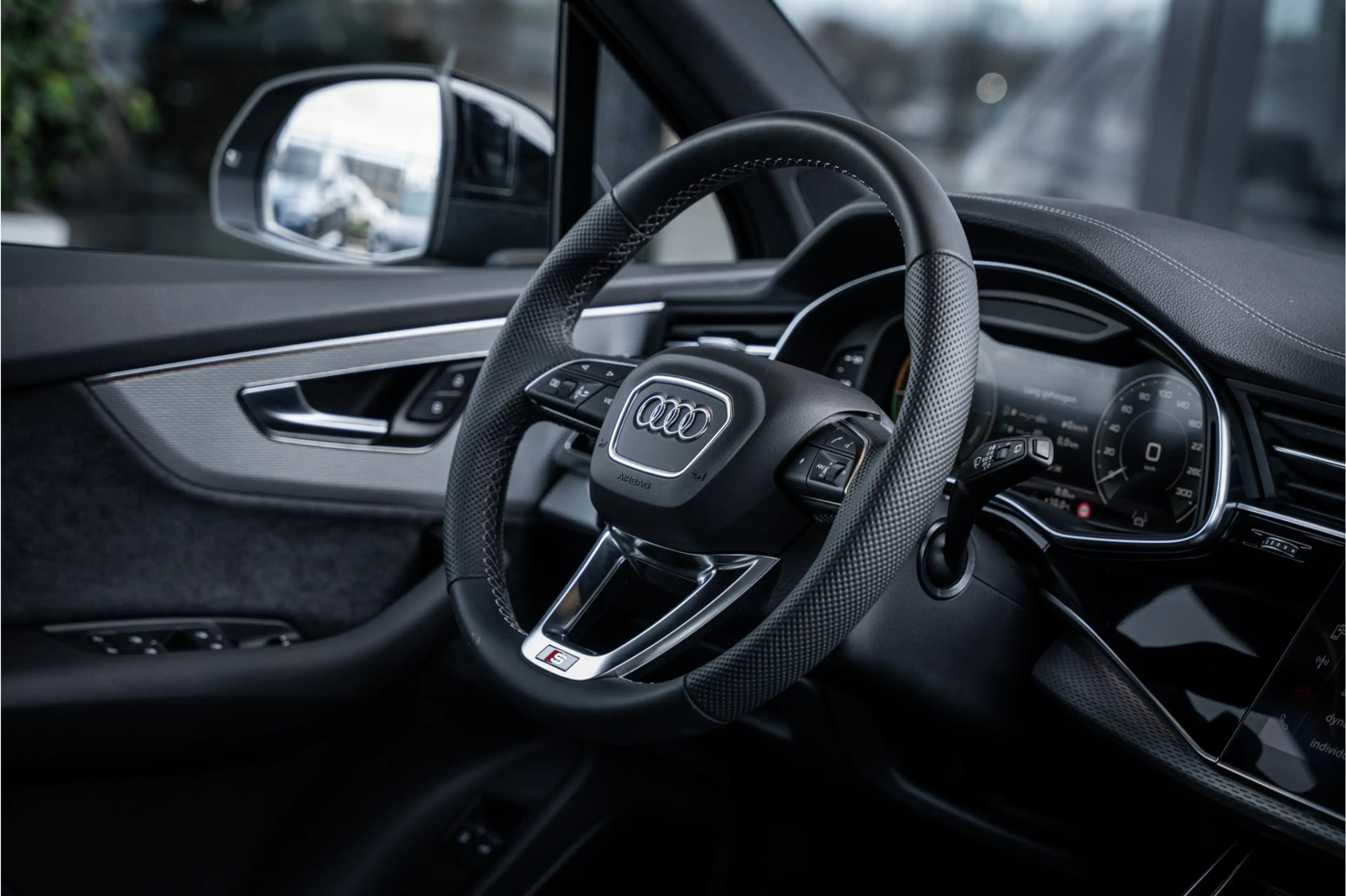 Audi Q7 60 TFSI e quattro Pro Line S Competition - Panoram — photo 11