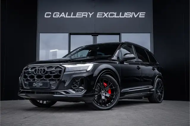 Audi Q7 view 3