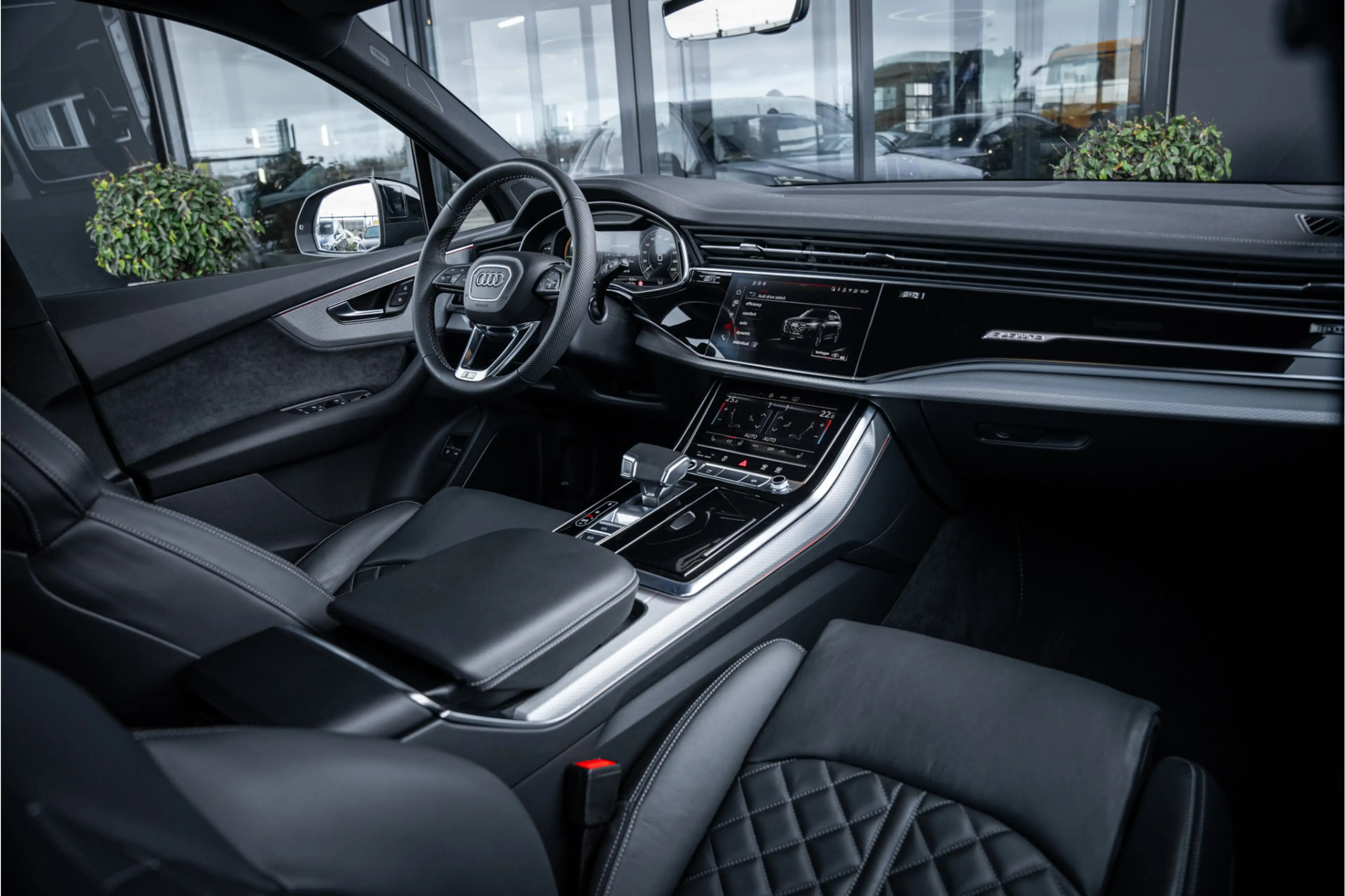 Audi Q7 60 TFSI e quattro Pro Line S Competition - Panoram — photo 10
