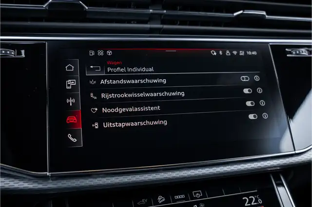 Audi Q7 view 18