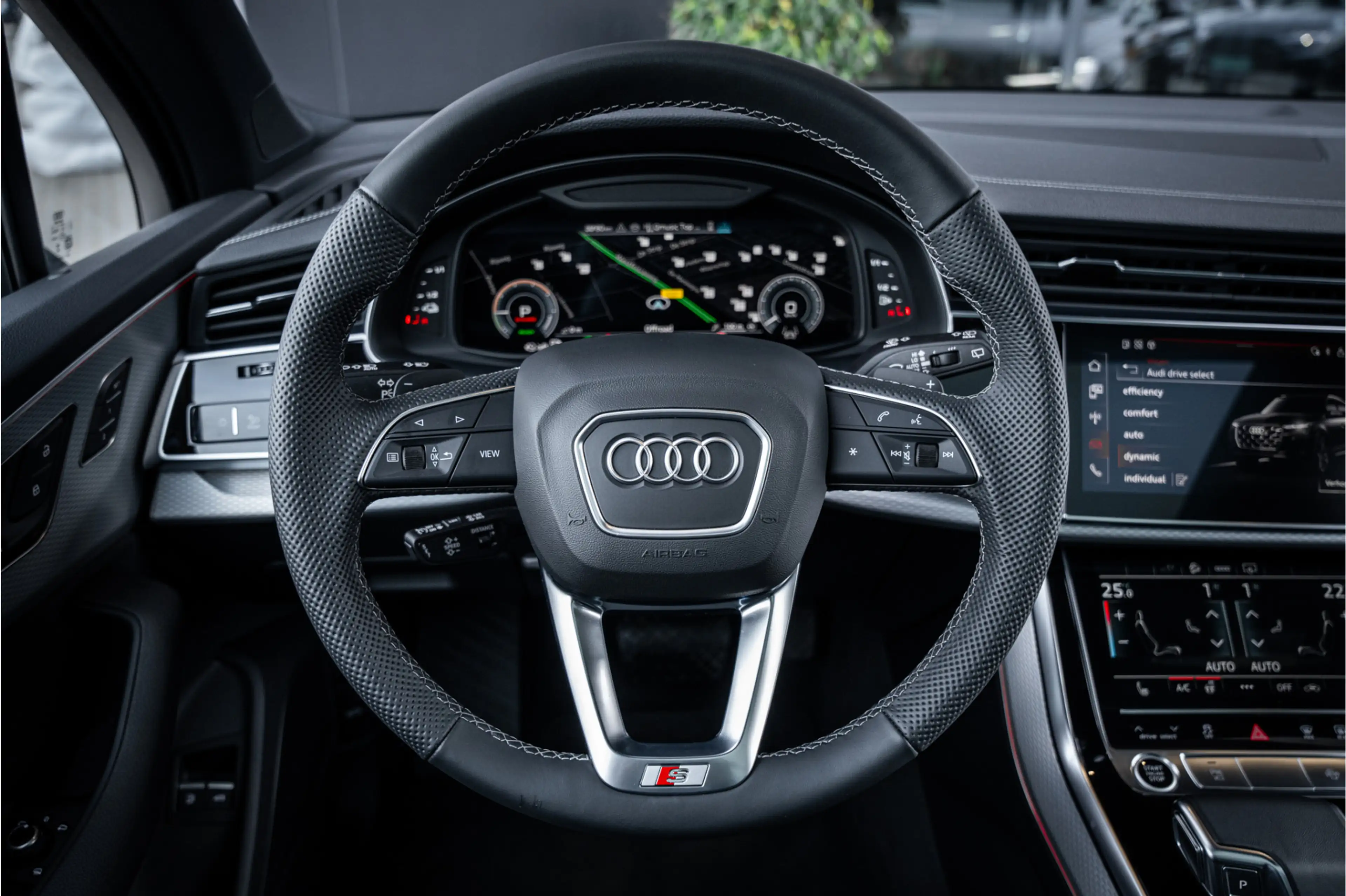 Audi Q7 60 TFSI e quattro Pro Line S Competition - Panoram — photo 12