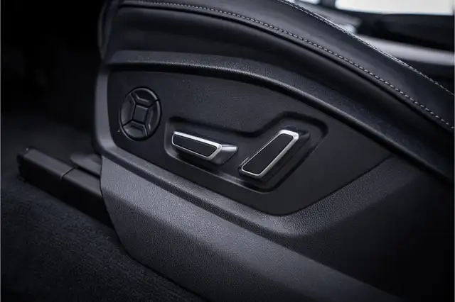 Audi Q7 view 29