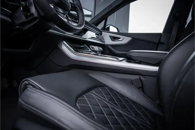 Audi Q7 view 28