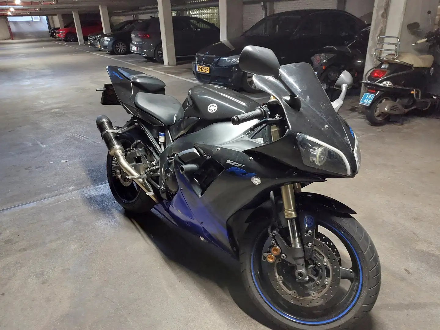 Yamaha YZF-R1 Zwart - 2