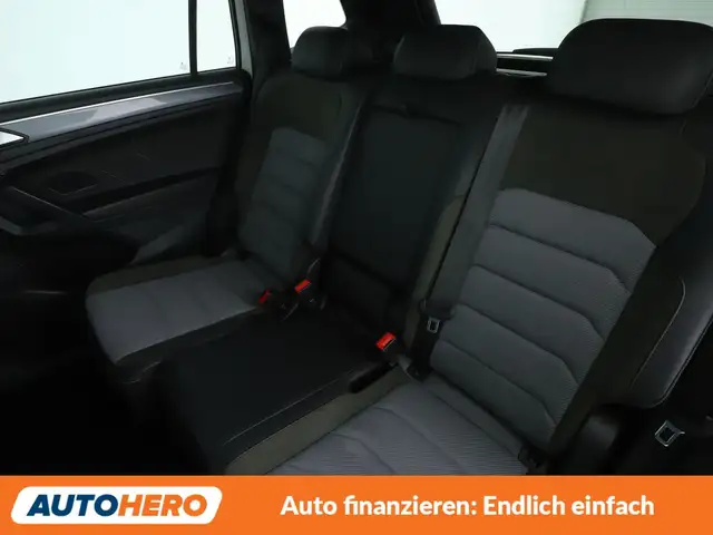 Volkswagen Tiguan Allspace view 14