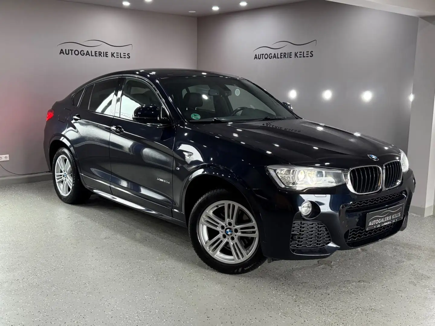 BMW X4 xDrive 20 d M-Paket LEDER*NAVI*XEN*KAM*STHZ Schwarz - 1