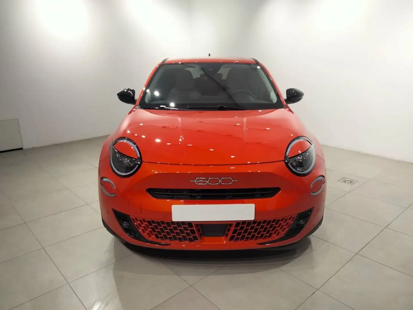 Fiat 600 e La prima 54kwh 115kw (156cv) Naranja - 1