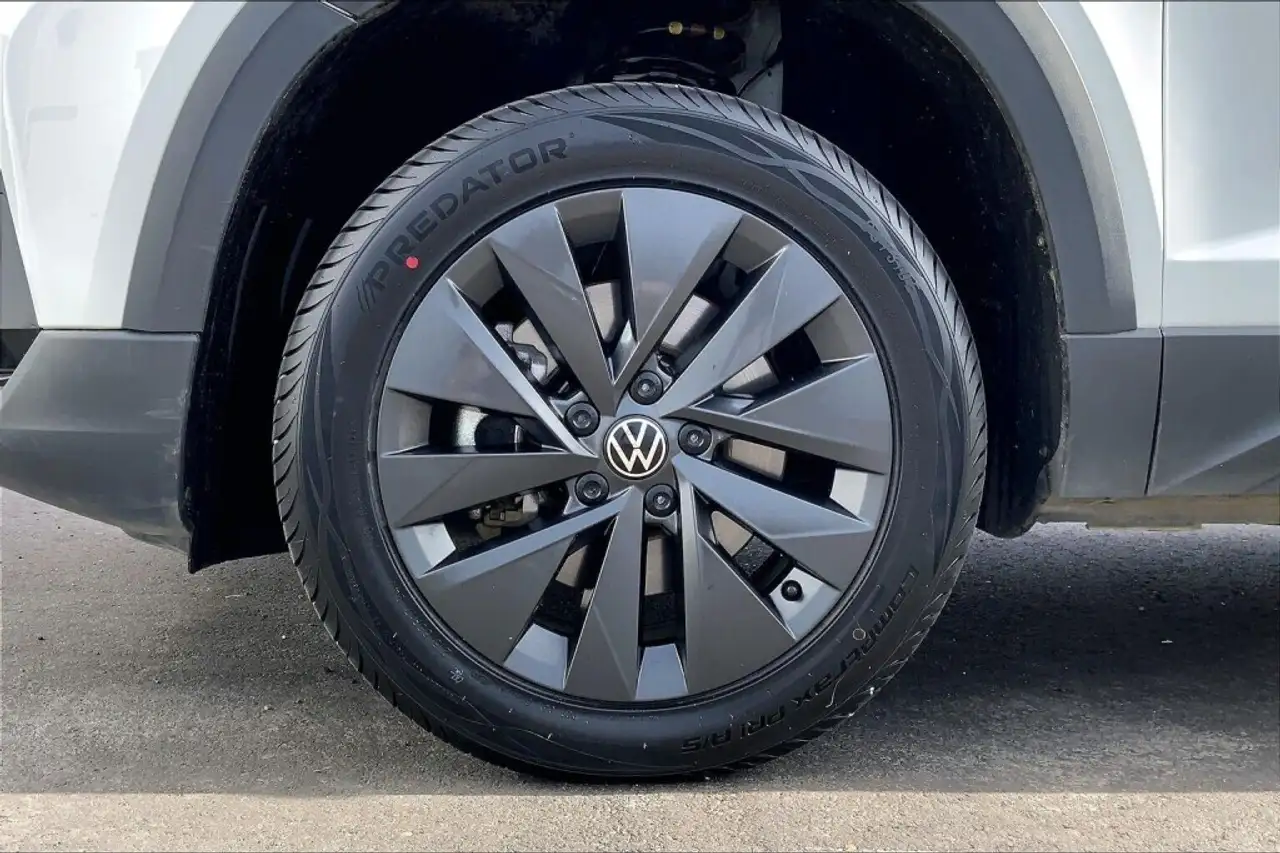 Volkswagen Taos photo Volkswagen Taos